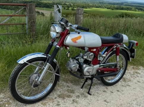 Honda SS100: El V-Twin más pequeño del mundo gentileza de