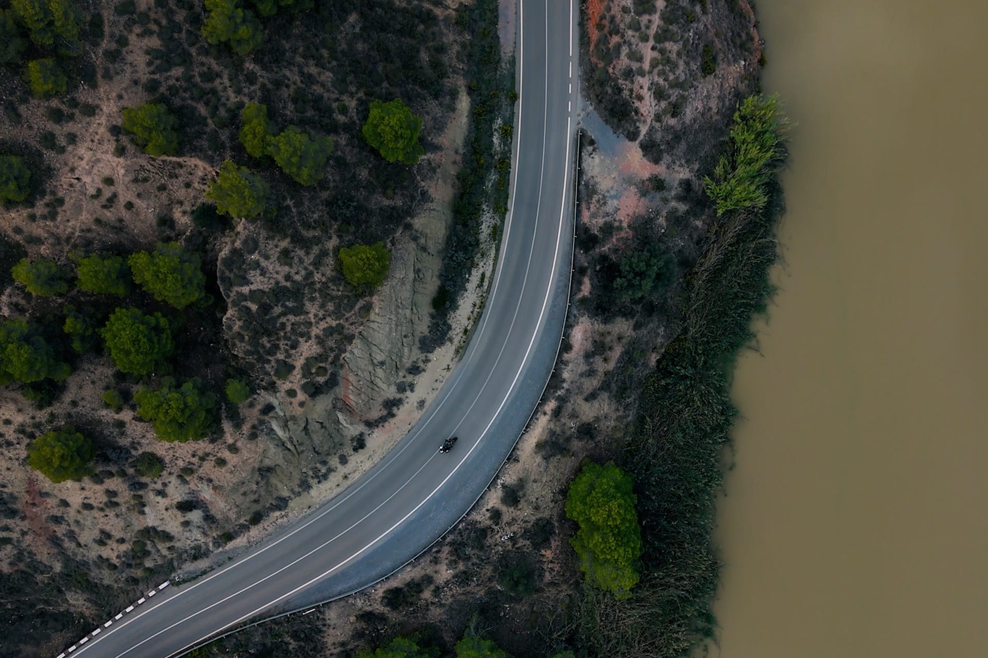 La RFME, con el apoyo de Michelín, promociona Rueda Dorada, la iniciativa que destaca las mejores rutas para motoristas