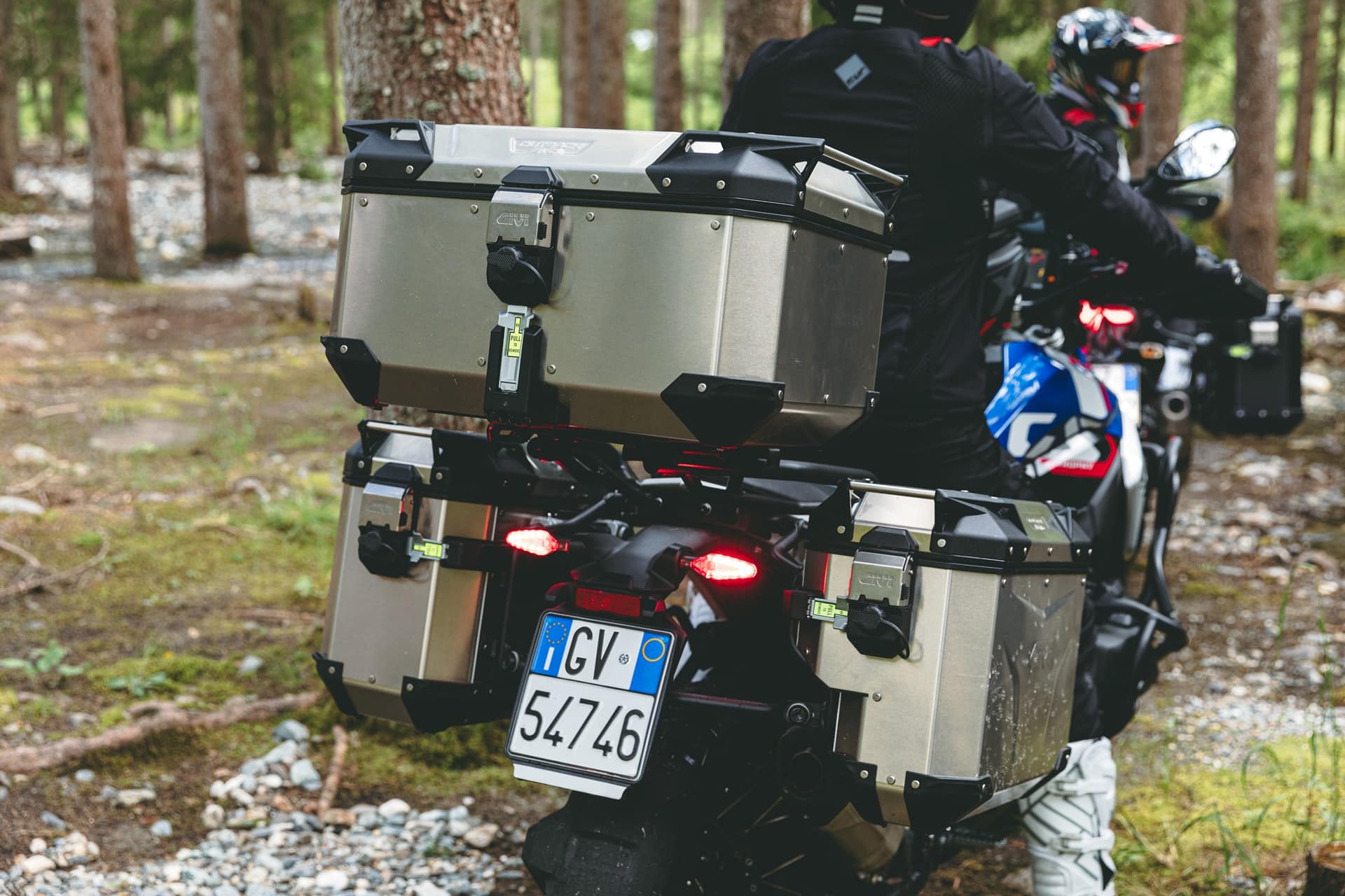 GIVI presenta sus nuevas maletas EVO Smart, la última evolución de las conocidas Trekker Outback