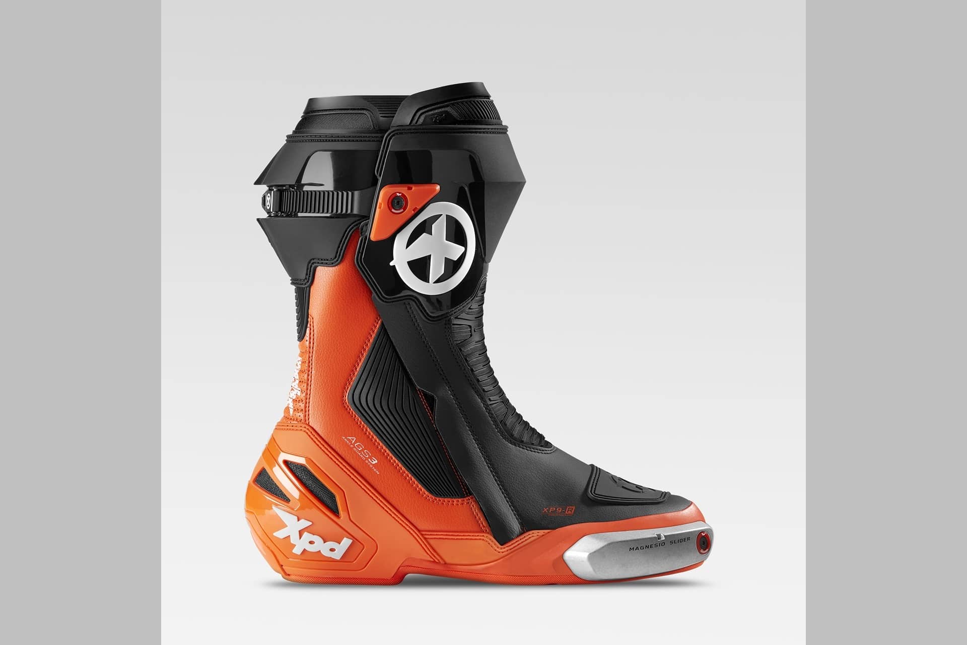 Gama de botas deportivas XPD 2025: Calidad y resistencia para los pilotos más exigentes