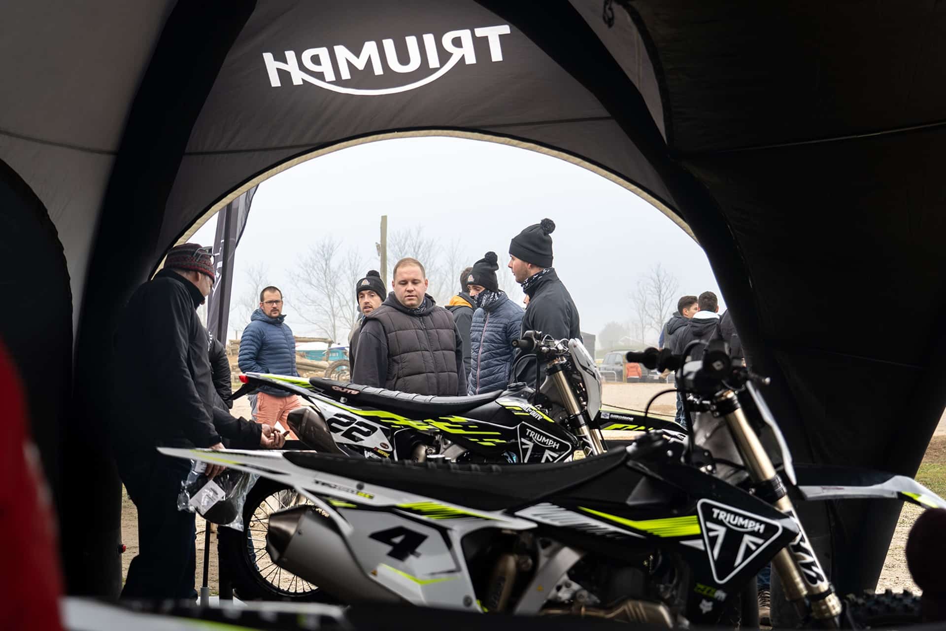 Triumph vuelve a triunfar en la Basella Race 2025 con la victoria de Iván Cervantes en la categoría Maxitrail