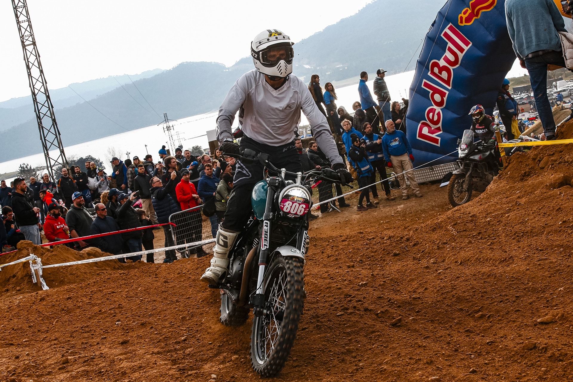 Triumph vuelve a triunfar en la Basella Race 2025 con la victoria de Iván Cervantes en la categoría Maxitrail
