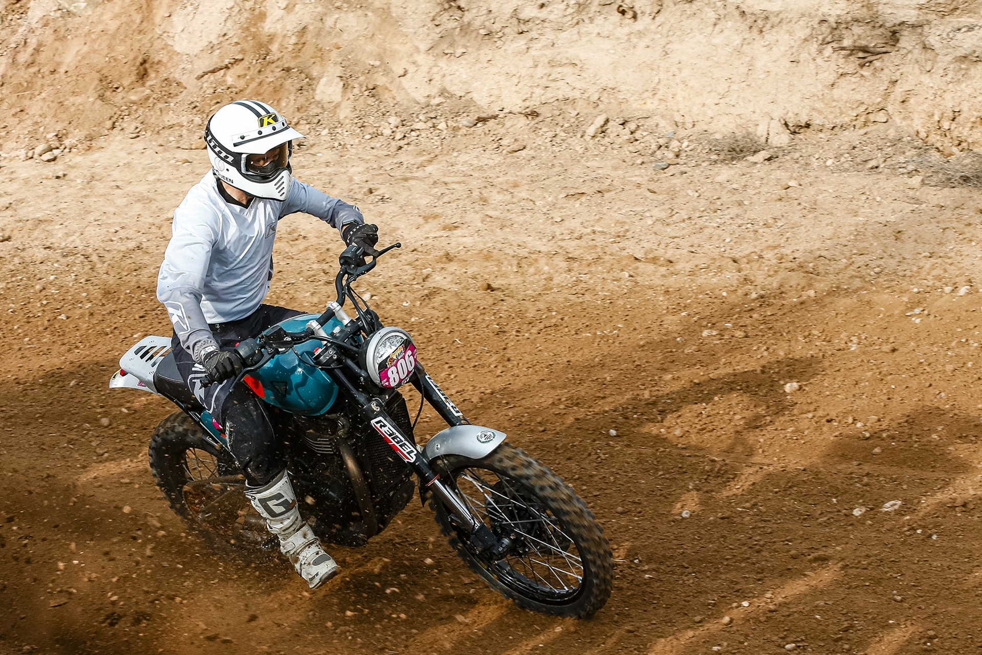 Triumph vuelve a triunfar en la Basella Race 2025 con la victoria de Iván Cervantes en la categoría Maxitrail