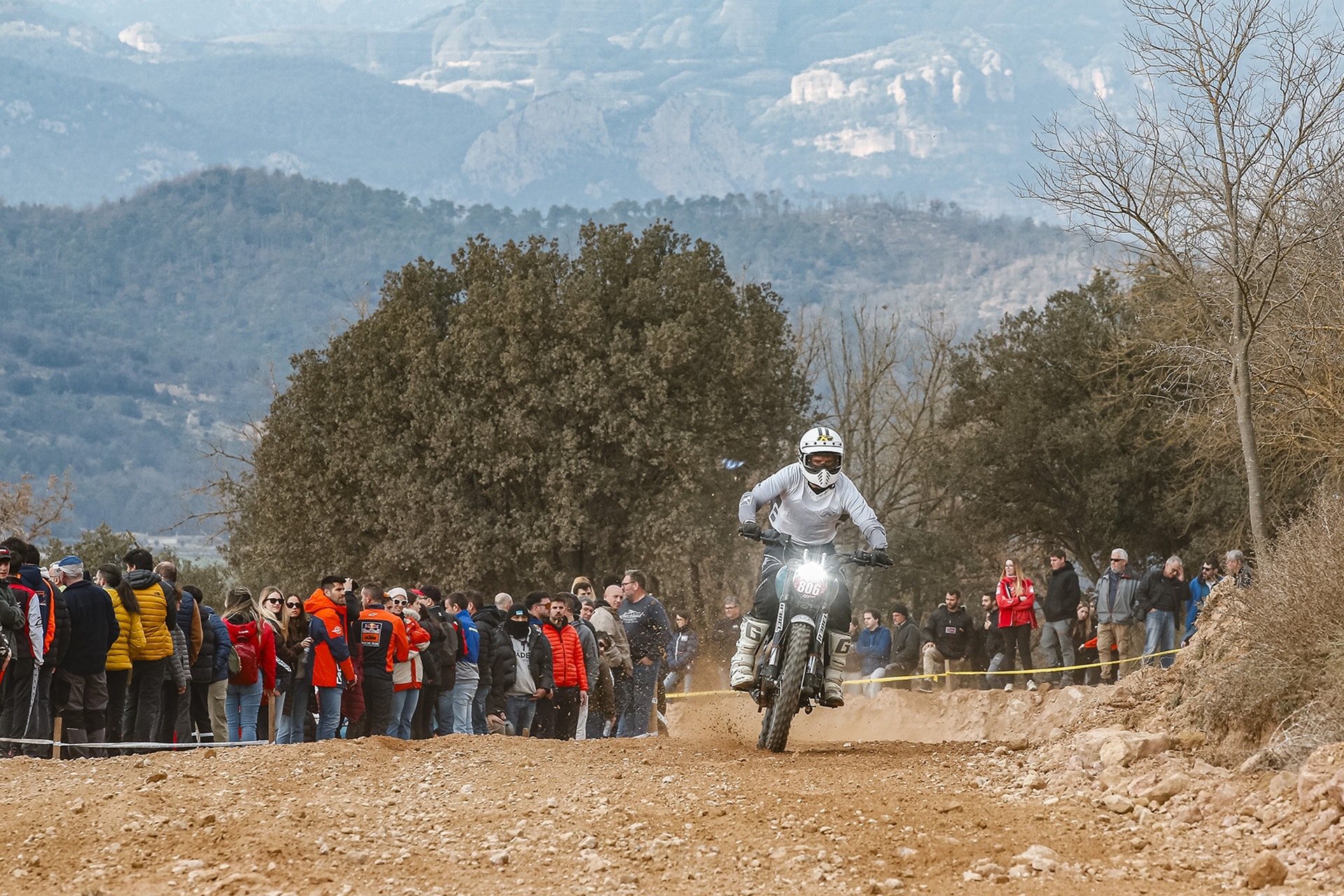 Triumph vuelve a triunfar en la Basella Race 2025 con la victoria de Iván Cervantes en la categoría Maxitrail