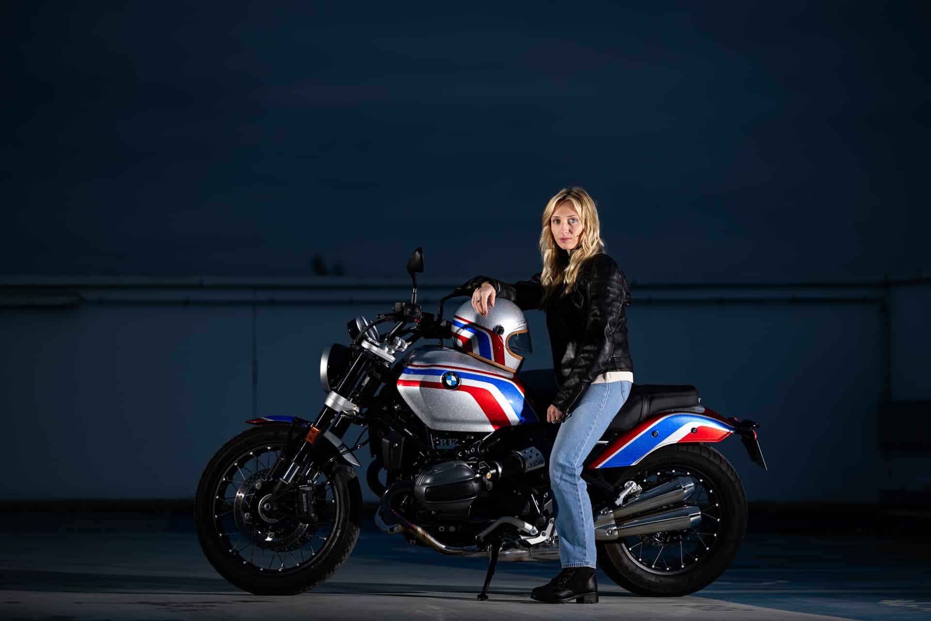BMW lanza la edición limitada R 12 Julie Wood pintada con los colores que luce la heroína francesa en sus motos