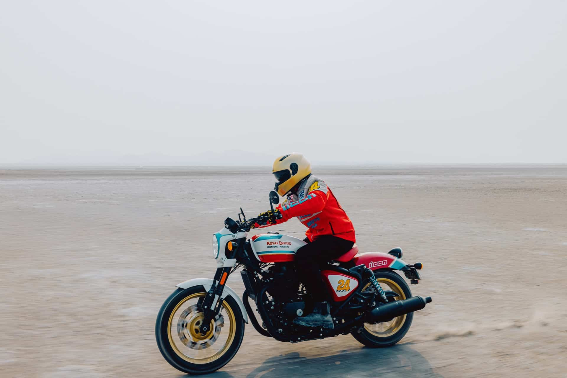 Royal Enfield presenta su nueva Shotgun 650 x Icon Motosports de edición limitada
