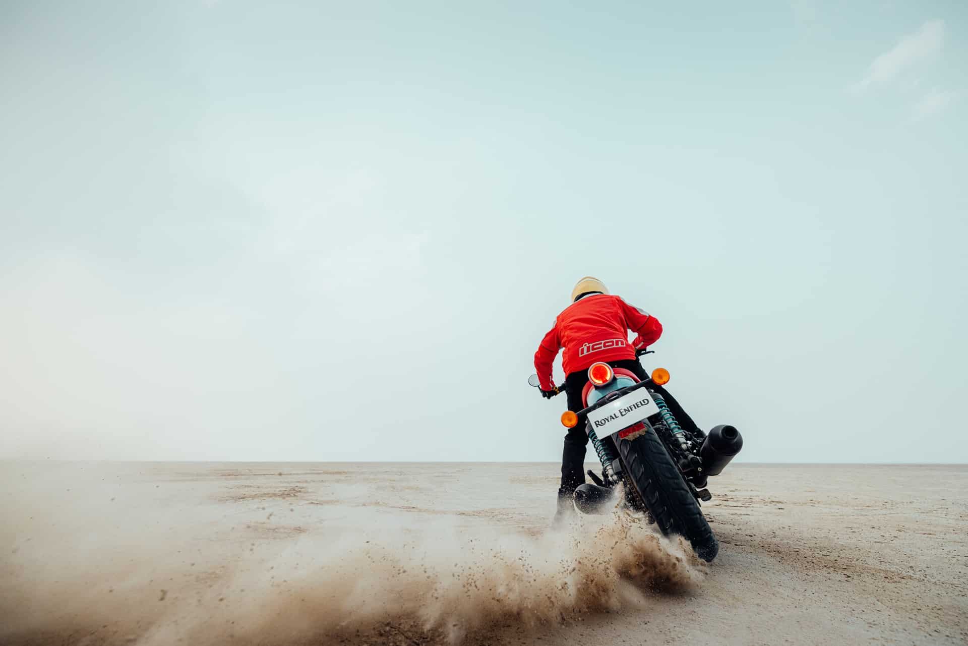 Royal Enfield presenta su nueva Shotgun 650 x Icon Motosports de edición limitada