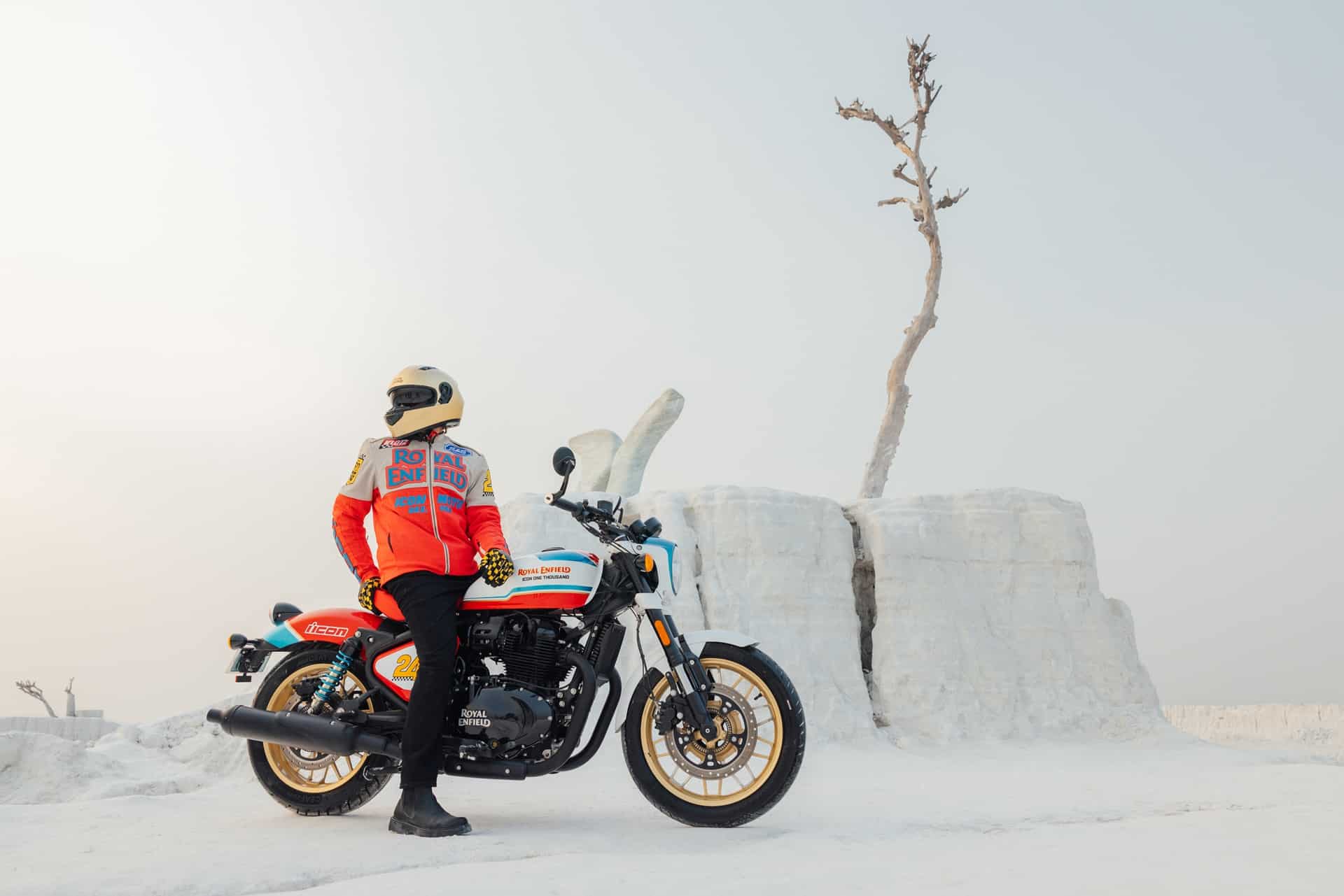 Royal Enfield presenta su nueva Shotgun 650 x Icon Motosports de edición limitada