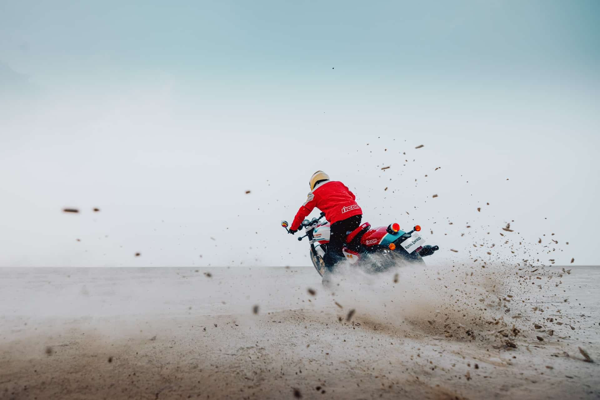 Royal Enfield presenta su nueva Shotgun 650 x Icon Motosports de edición limitada