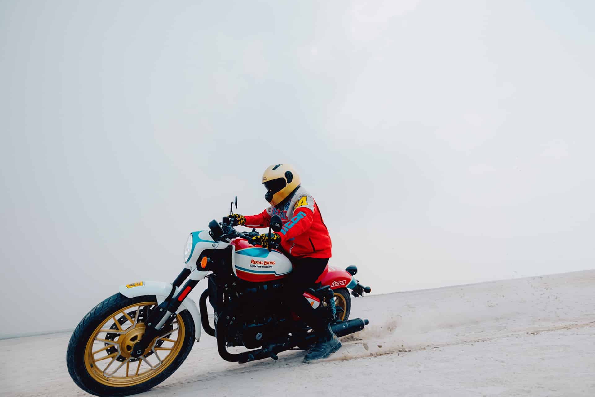 Royal Enfield presenta su nueva Shotgun 650 x Icon Motosports de edición limitada
