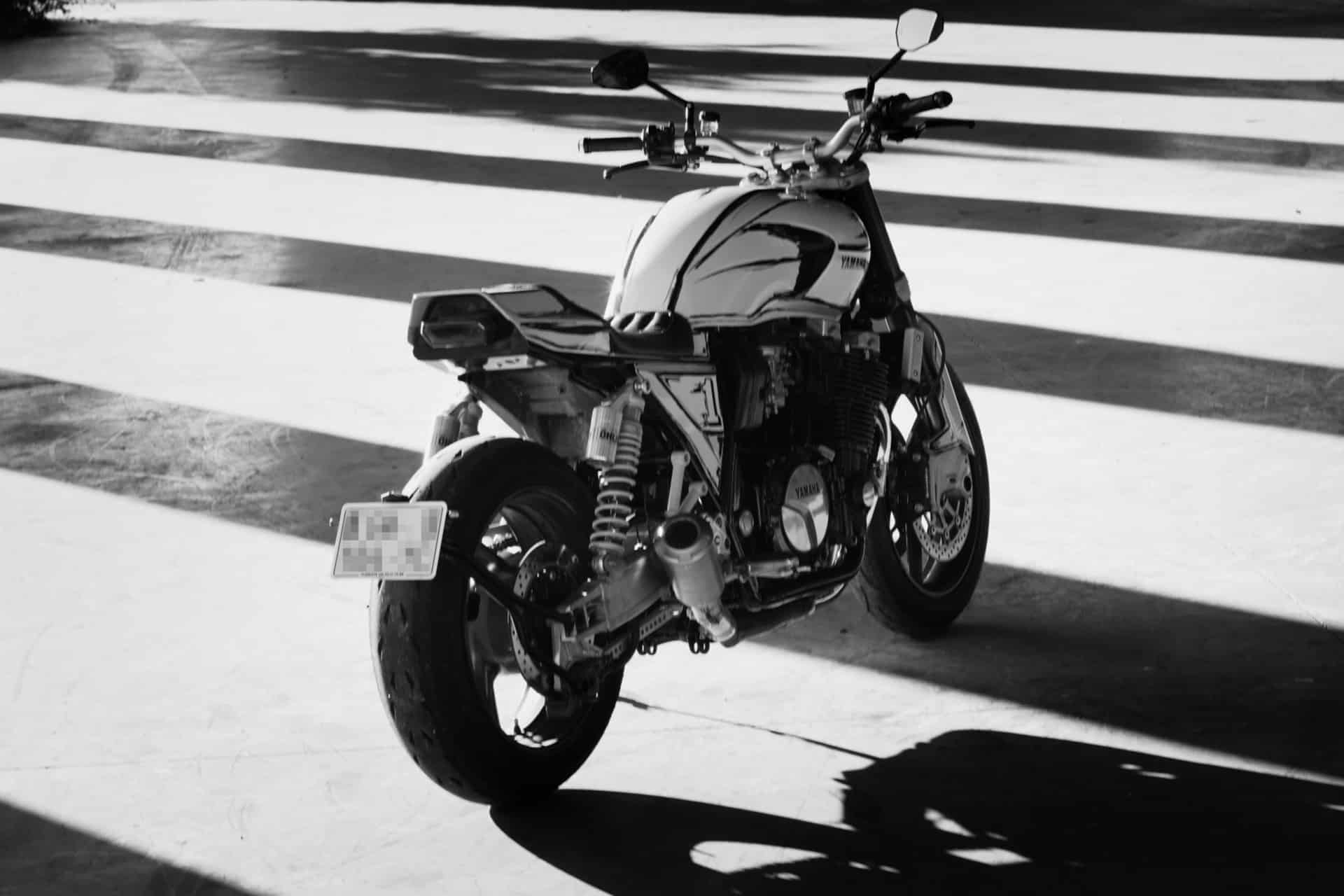 Yamaha 1300 XJR TR by Tumulte Bike: En tributo al legendario Kenny Roberts