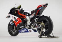 El conjunto nace con el corazón de la Kawasaki ZX-10RR