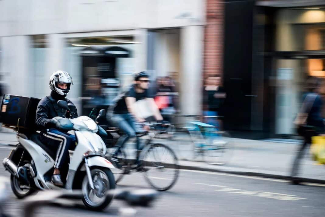 El gobierno catalán pretende restringir la circulación de 1,2 millones de motos de aquí a 2030