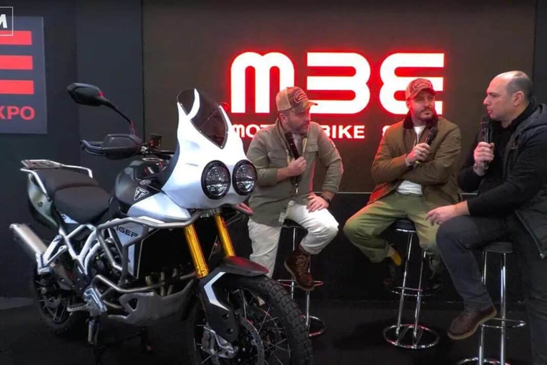 Ahora tu Triumph Tiger 900 puede lucir un look noventero con este kit