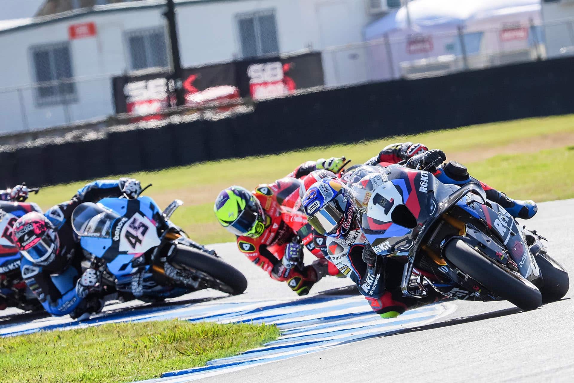 Los problemas mecánicos de la segunda carrera y el error de la Superpole Race son realmente los condicionantes en su resultado este fin de semana