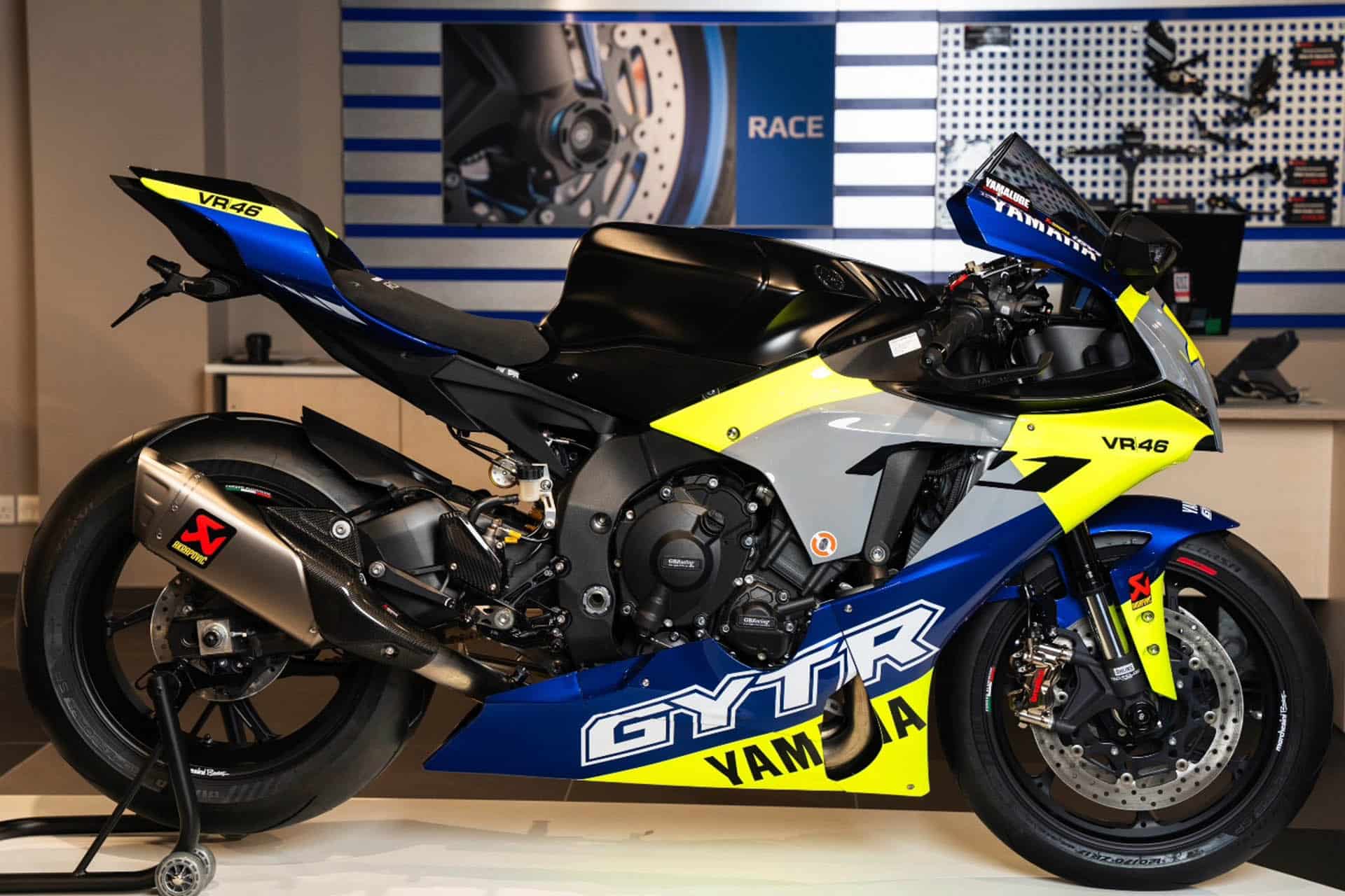 Las piezas especiales GYTR hacen que la moto sea todavía más impresionante