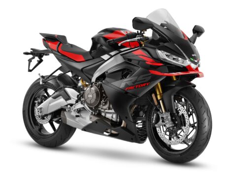 La gama Aprilia RS 660 se renueva para 2025, incluyendo una novedosa versión Factory