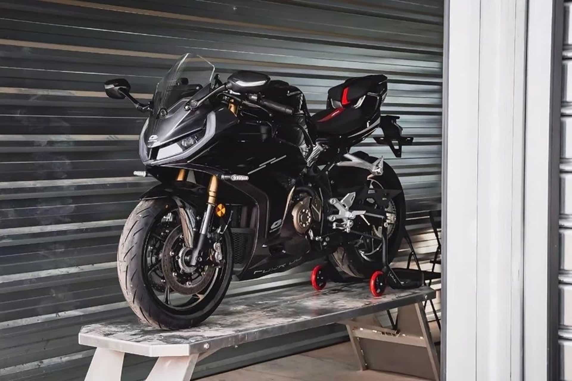 SRK 450 RR QJMotor se lanza al segmento tetra deportivo de media cilindrada