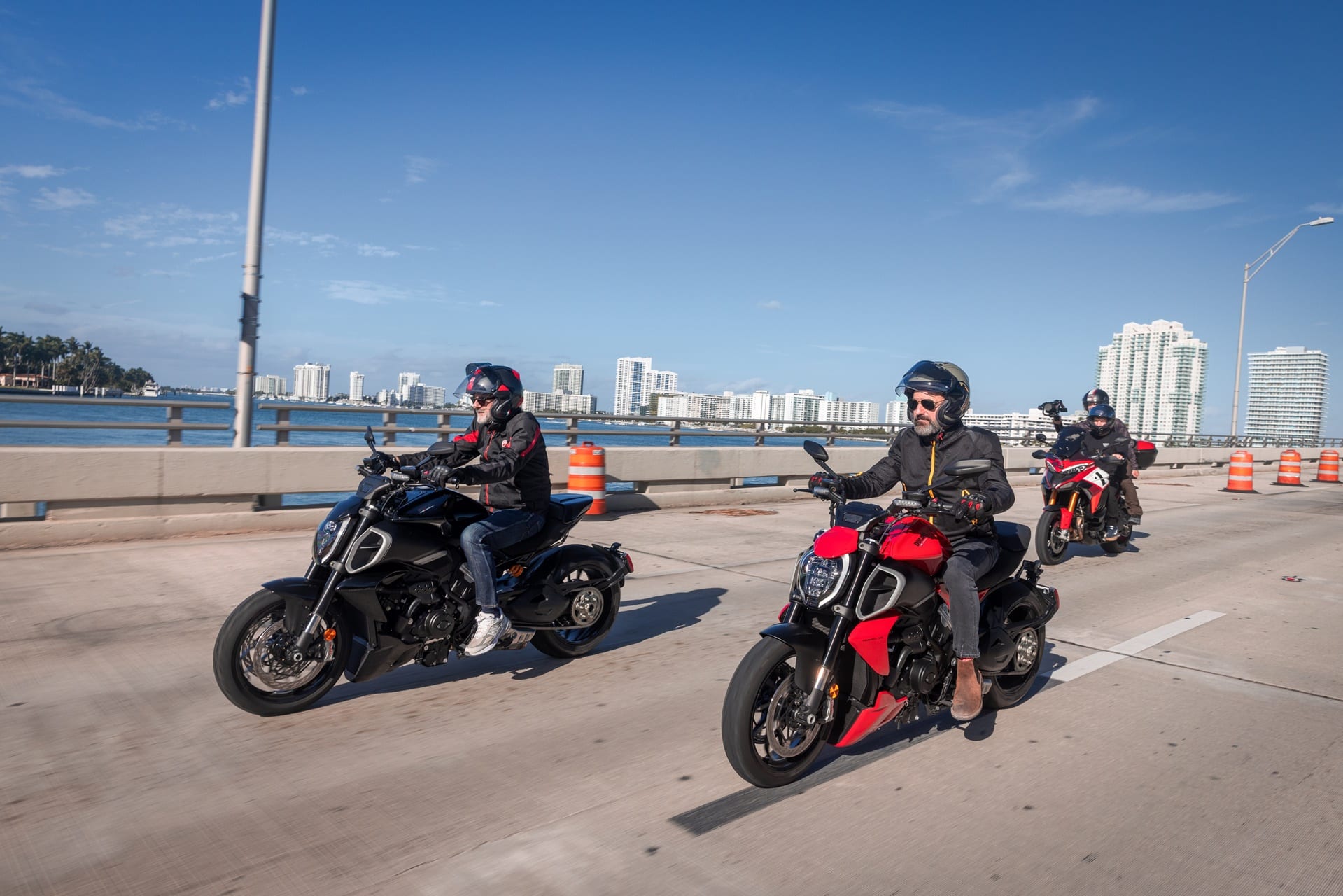 "Food & Ride in Miami", un viaje culinario con la Ducati Diavel V4 en el papel de protagonista