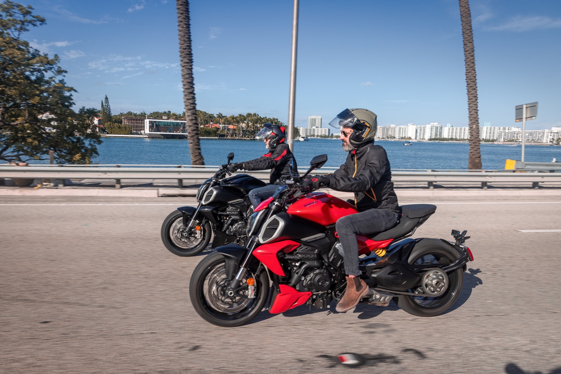 "Food & Ride in Miami", un viaje culinario con la Ducati Diavel V4 en el papel de protagonista