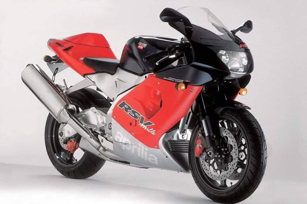 Las icónicas siglas RSV1000 de Aprilia podrían estar de vuelta muy pronto