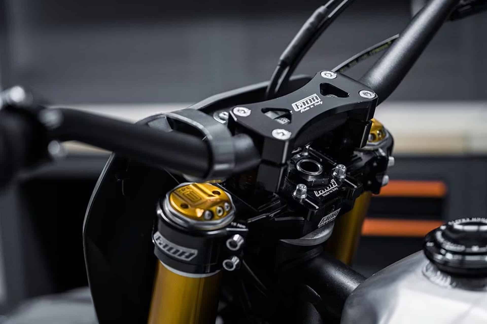 Yamaha Ténéré 700 by Rough Crafts: Mutación de ADV a Flat Tracker