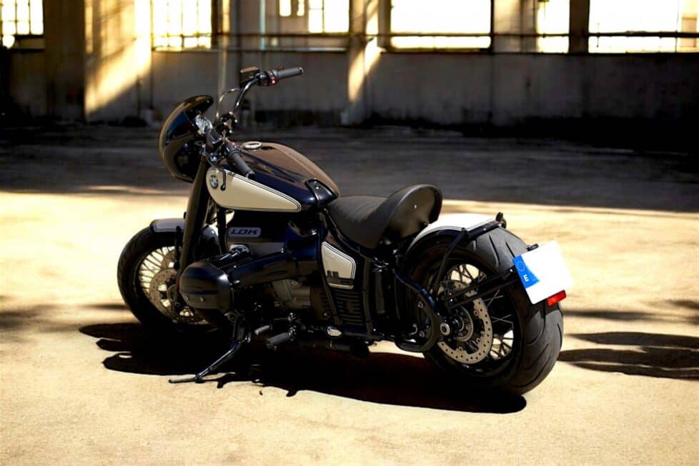 Bobber Racer BMW R18 Bobber Racer by LDK: Aires retro y vintage, con un toque deportivo