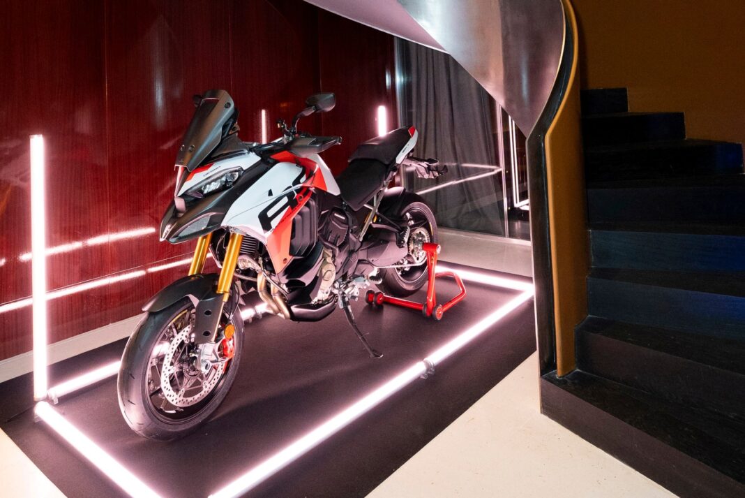 Ducati - D´Face - Forbes Art Covers
