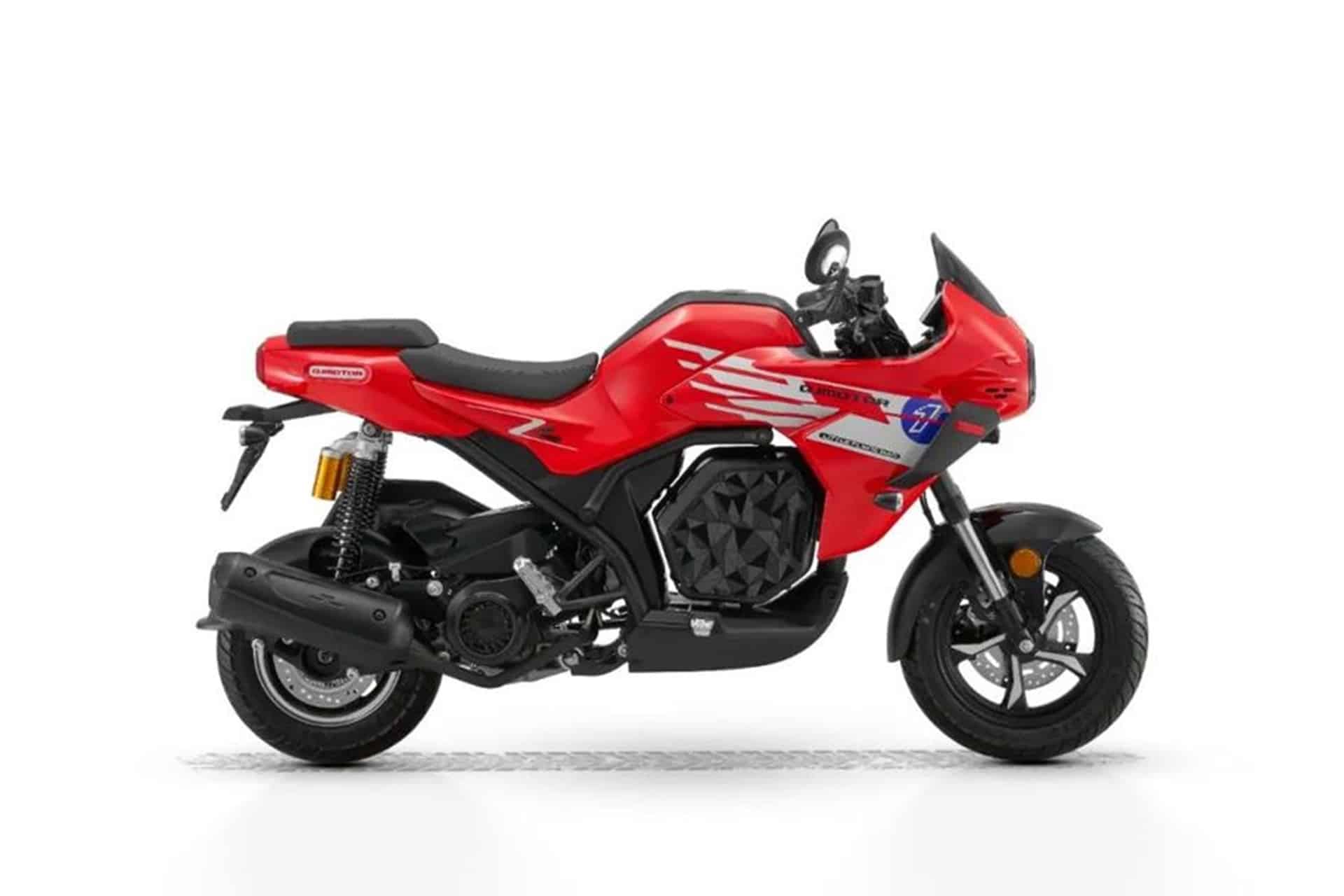 QJMotor SRK 125 E: Estilo italiano y eficiencia asiática entre el tráfico urbano