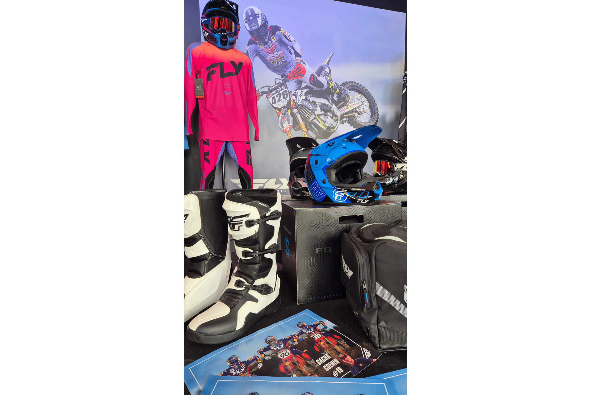 Colección MXGP 2025 de FLY Racing: Volando por las pistas de tierra con total seguridad