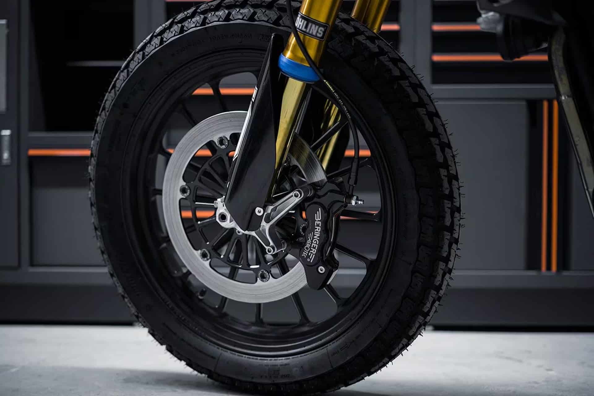 Yamaha Ténéré 700 by Rough Crafts: Mutación de ADV a Flat Tracker