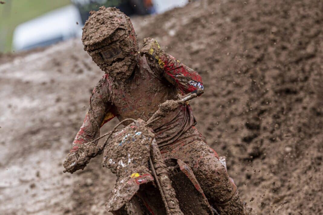 RFX presente en el MXGP de Cózar mostrando su gama de productos 2025