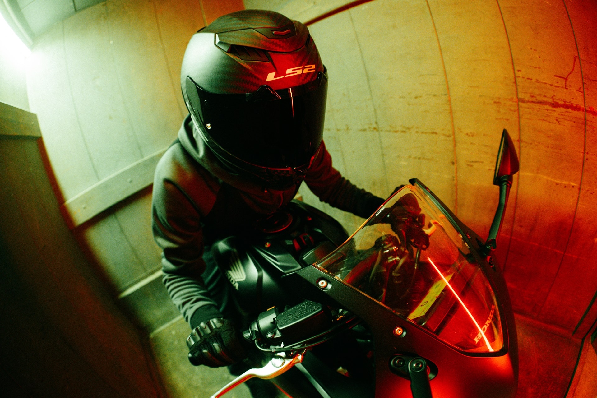 Casco LS2 Dragon: un integral al carbono de alto rendimiento