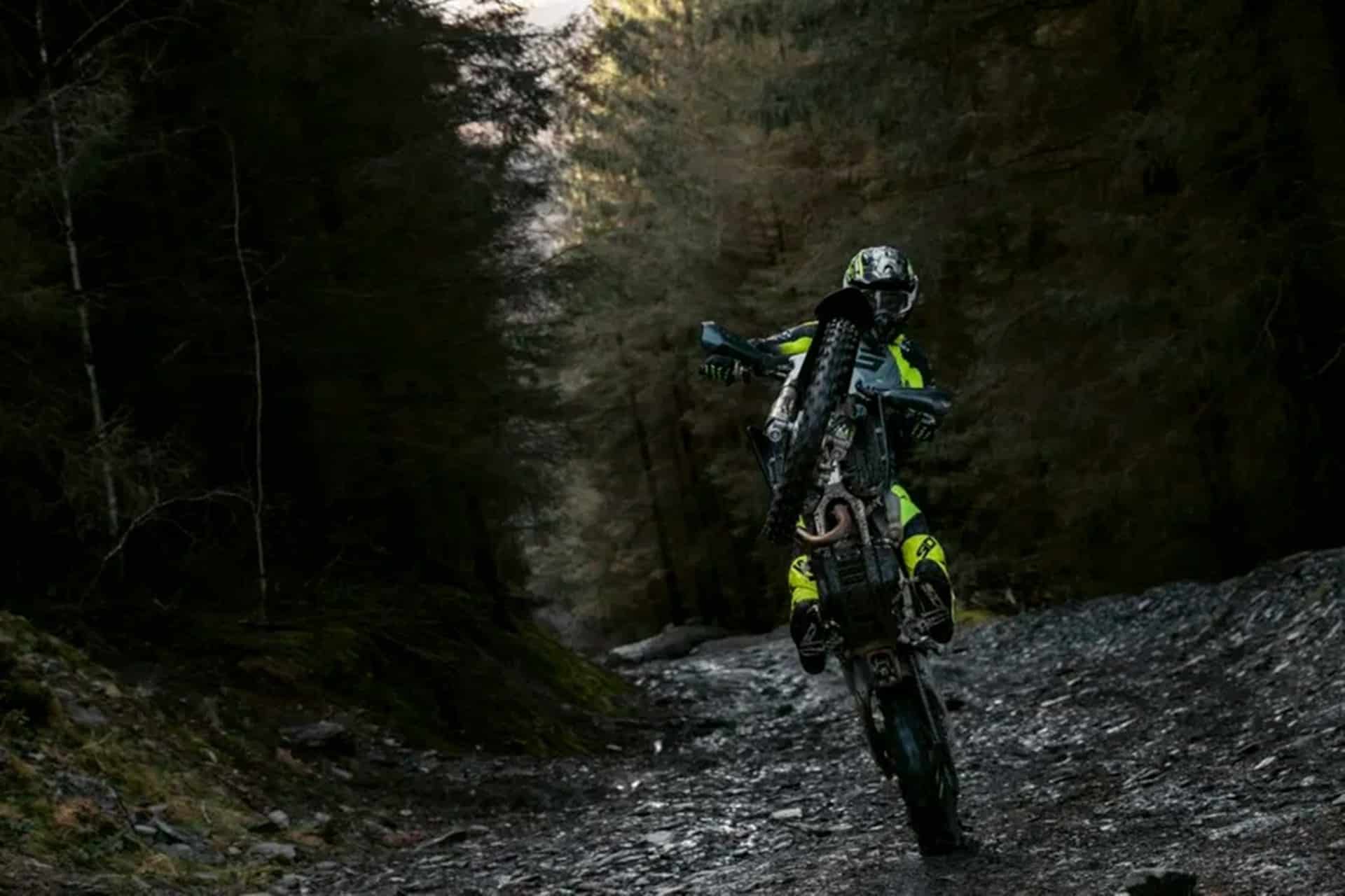 Los nuevos modelos enduro 250 y 450 de Triumph se exhiben ante la cámara por primera vez