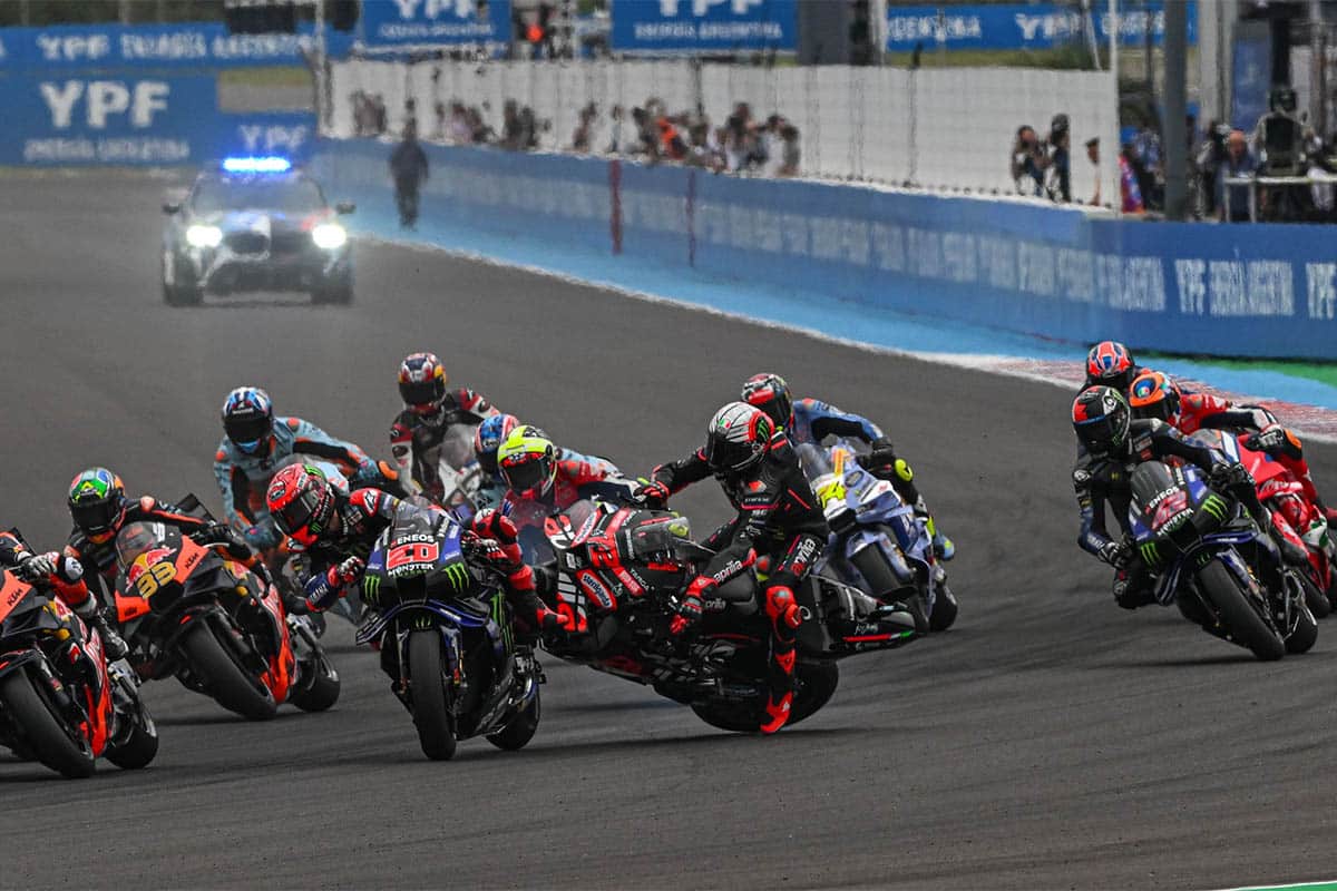 La caída de Bezzecchi nos privó de ver el potencial tanto de Aprilia como de Yamaha en carrera