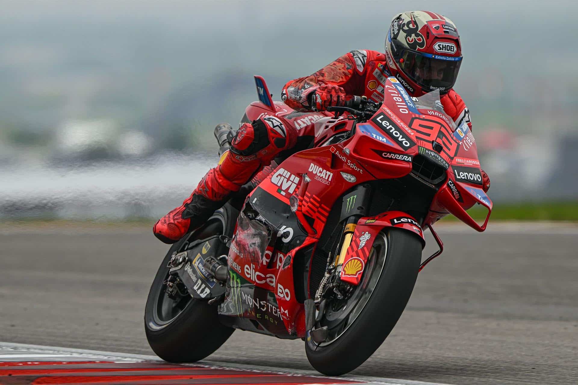 Marc lo intentó después de la caída, pero la moto estaba muy dañada