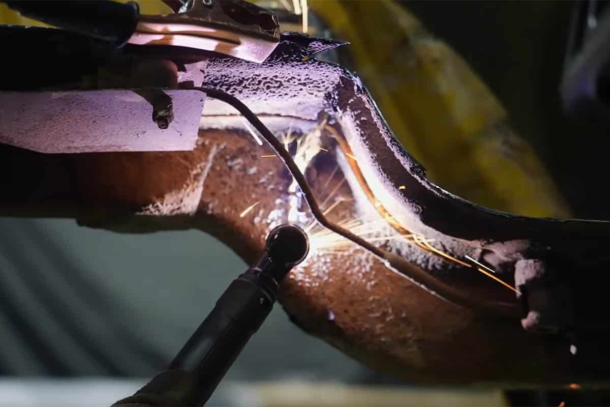 Soldaduras, cortes, ajustes… el trabajo ha sido duro