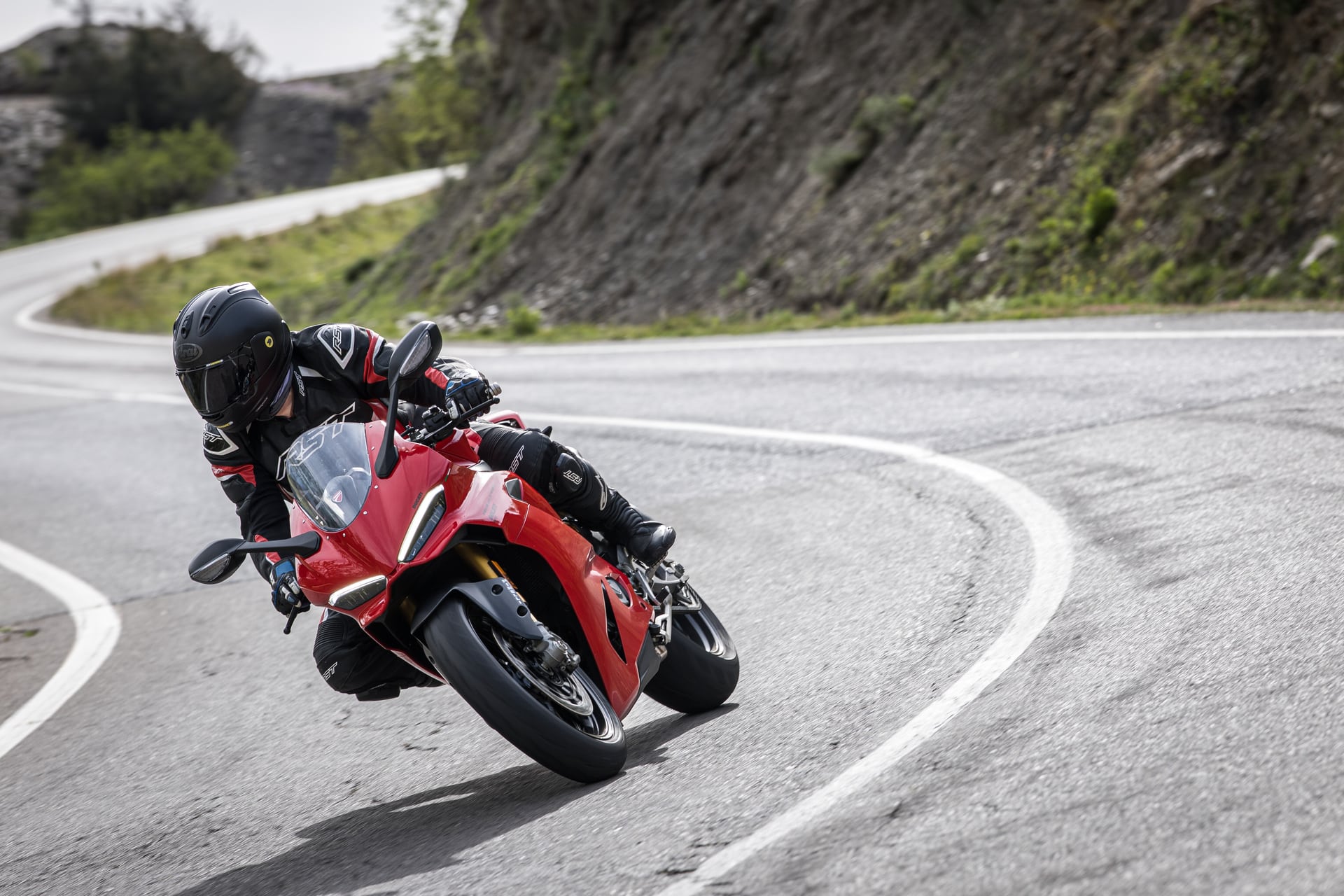 ¿Cuál es la mejor Ducati V2 para carretera?