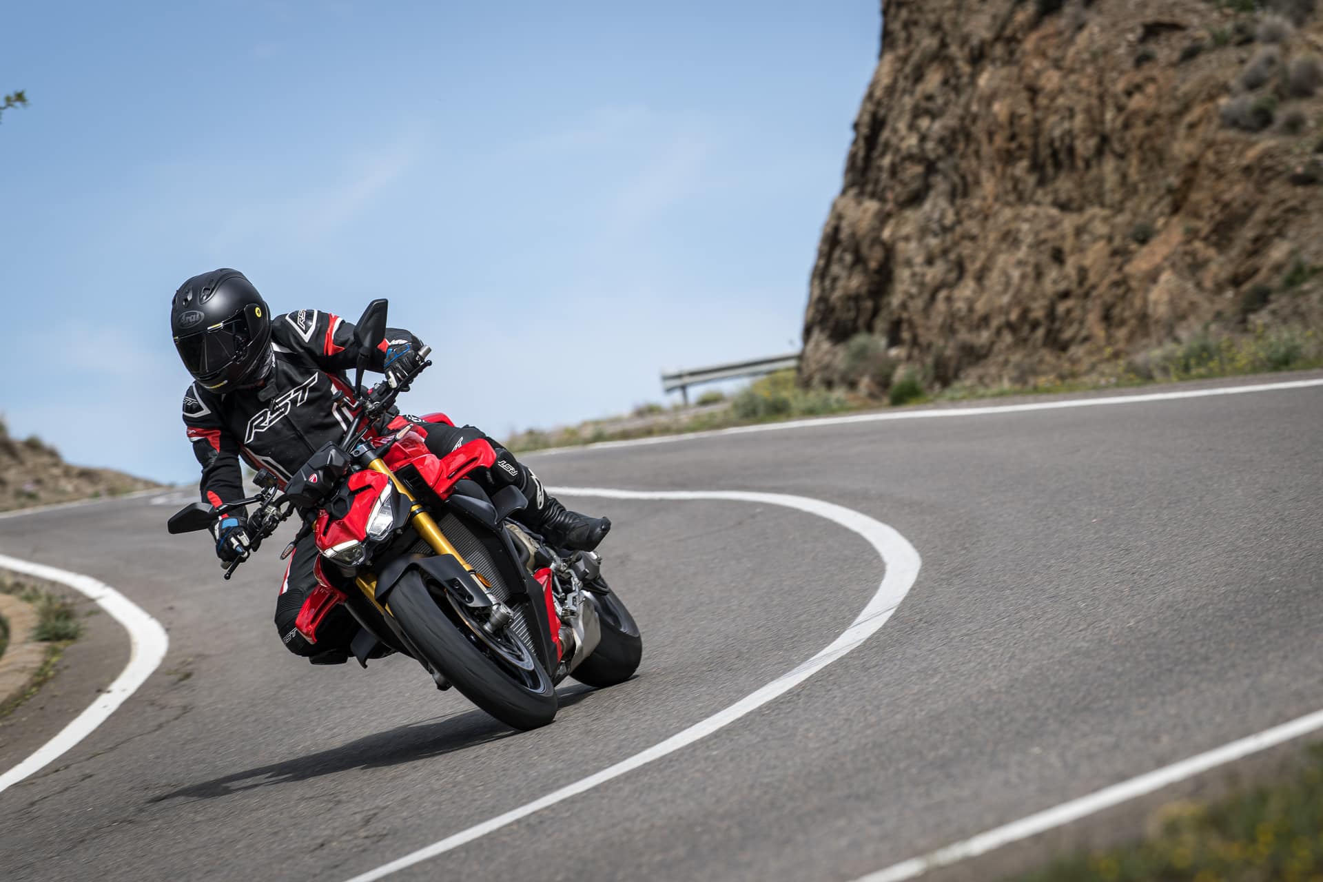 ¿Cuál es la mejor Ducati V2 para carretera?