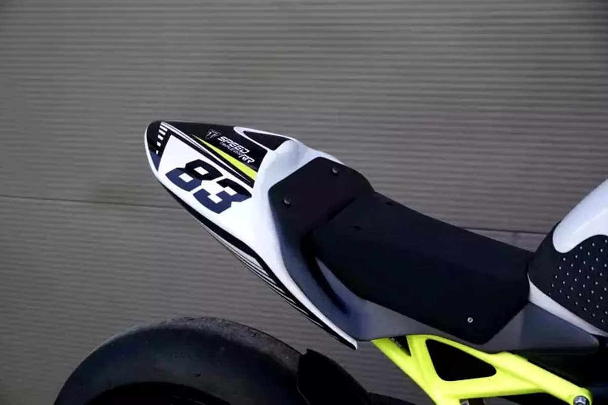 Hacer lucir tu Speed Triple 1200RS/RR como una moto de circuito ahora es posible