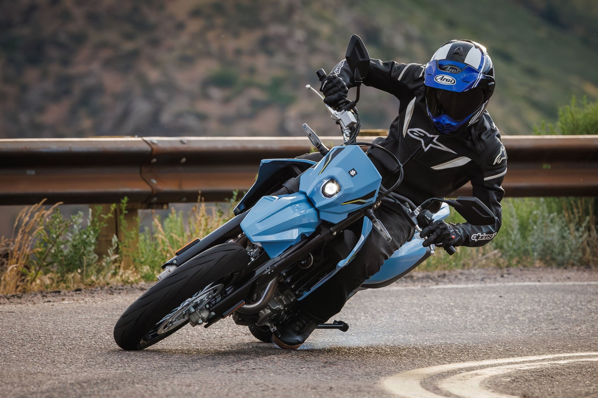 Suzuki abre el plazo de reserva de las nuevas DR-Z4S y DR-Z4SM