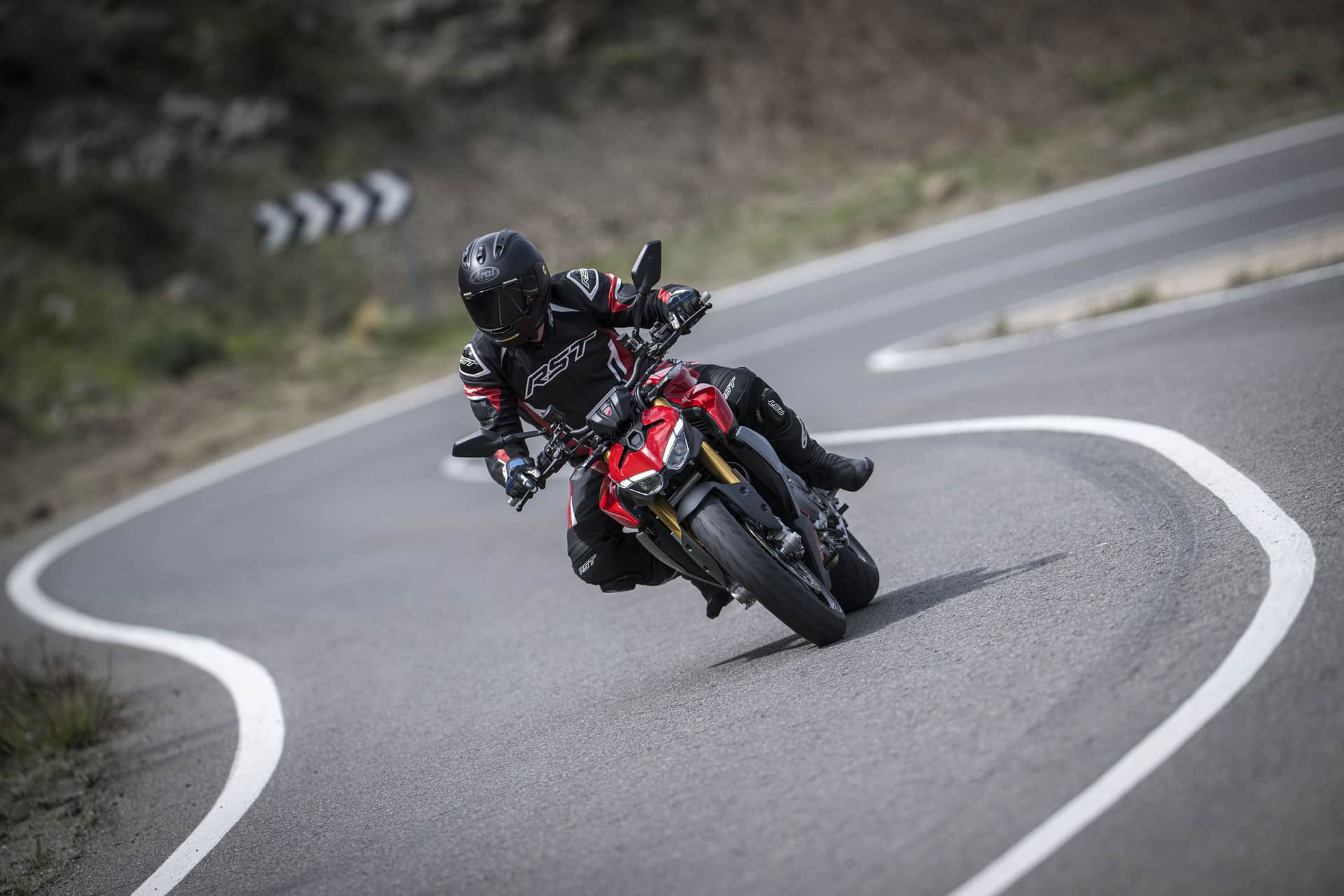 ¿Cuál es la mejor Ducati V2 para carretera?