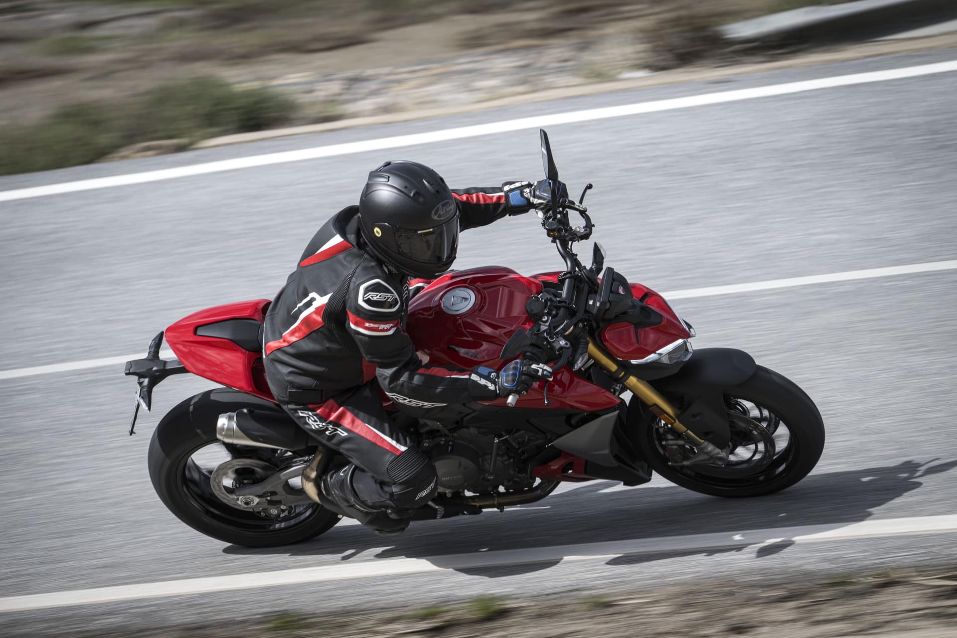 ¿Cuál es la mejor Ducati V2 para carretera?
