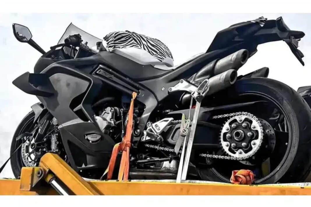 CFMoto 750 SR-R 2025