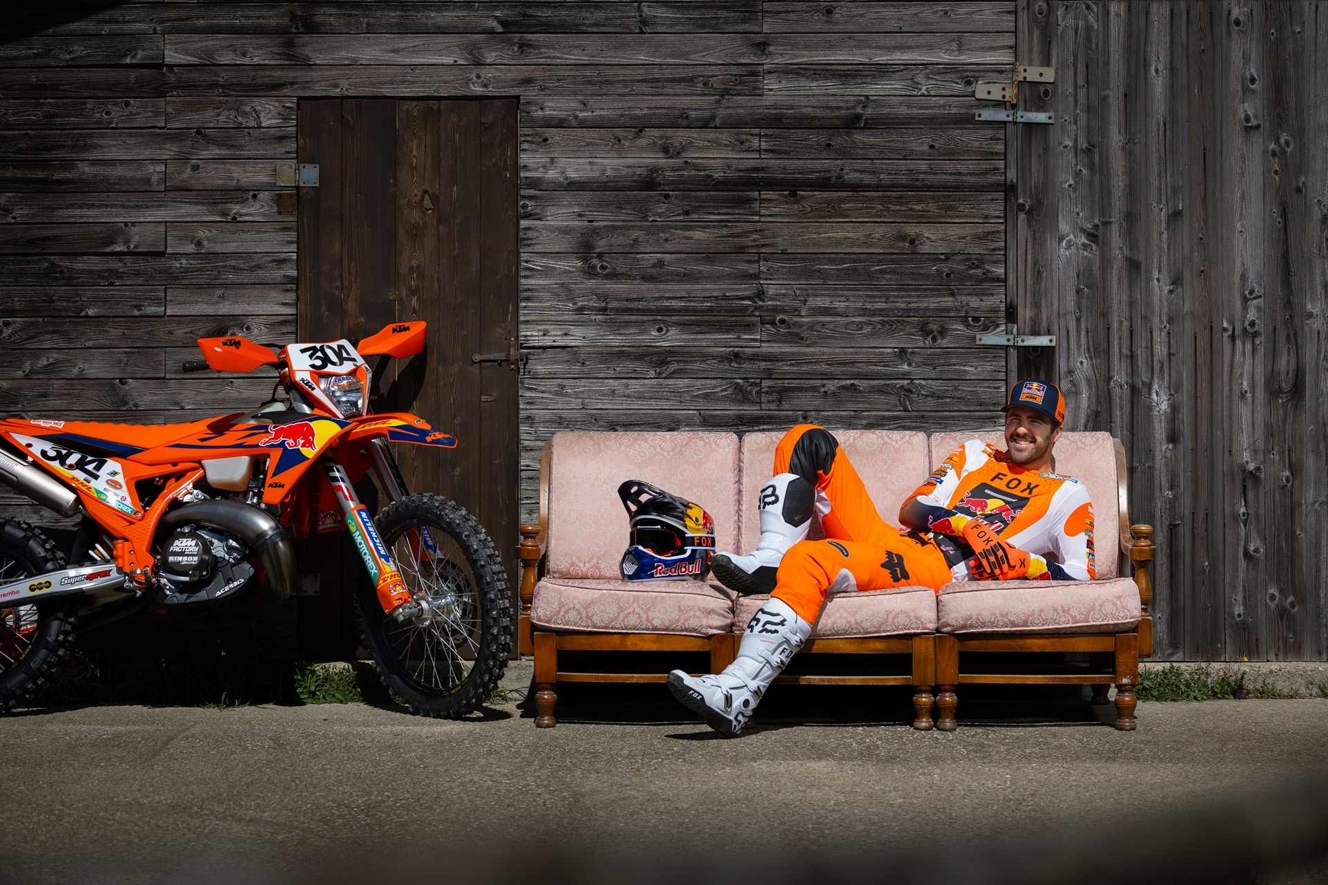 Por la compra de una una nueva KTM EXC 2025, podemos ganar una experiencia VIP en el Red Bull Erzbergrodeo 2025