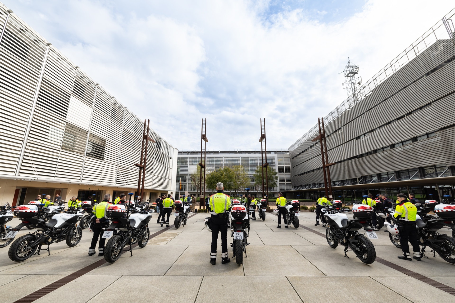 Los Mossos d'Esquadra incorporan 25 unidades de Zero DSR/X a su flota de vehículos