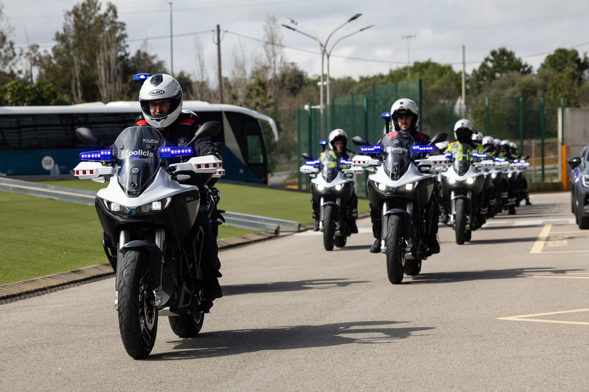 Los Mossos d'Esquadra incorporan 25 unidades de Zero DSR/X a su flota de vehículos