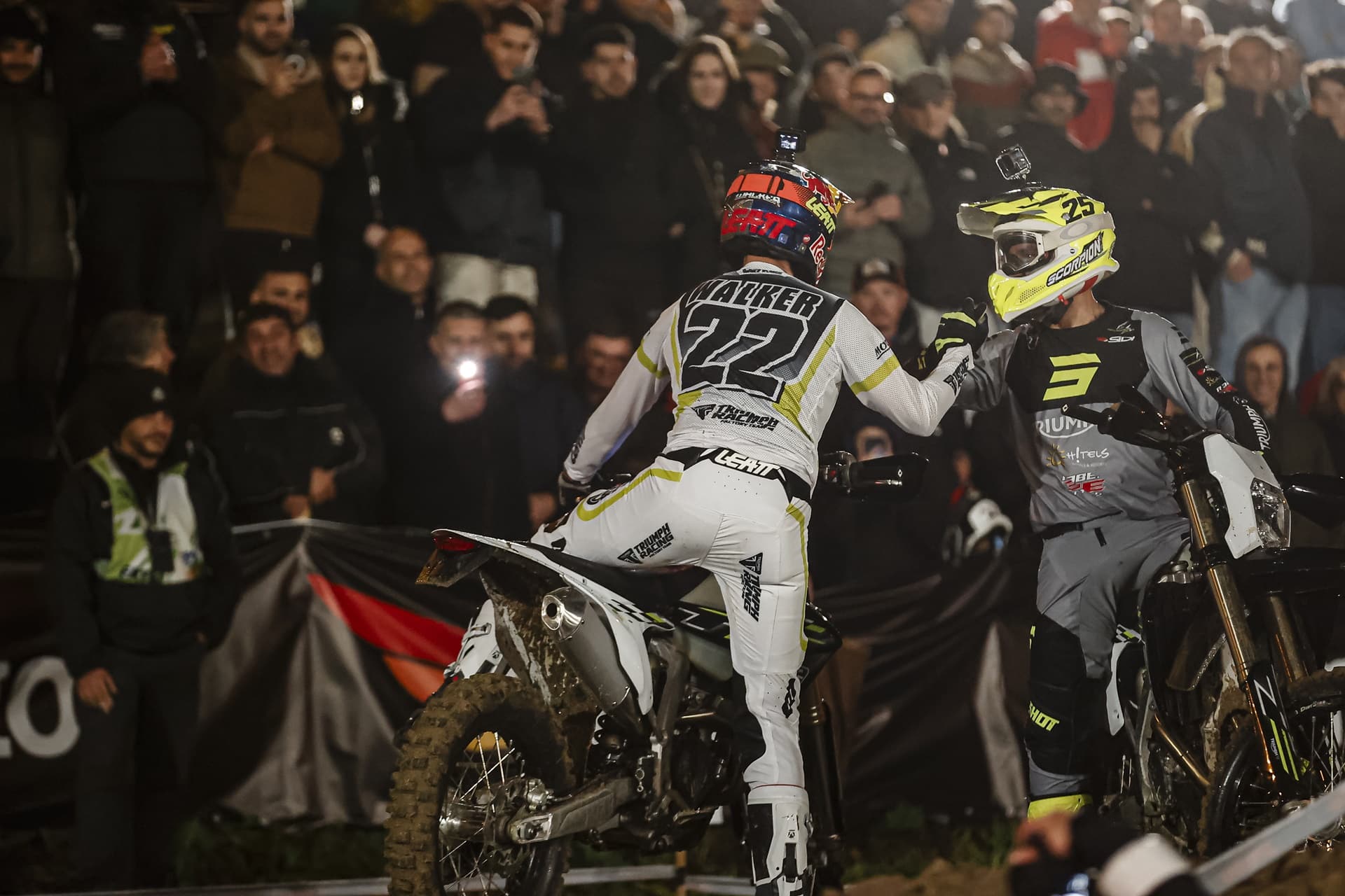Las nuevas TF 250-E y TF 450-E de Triumph impresionan en su debut europeo