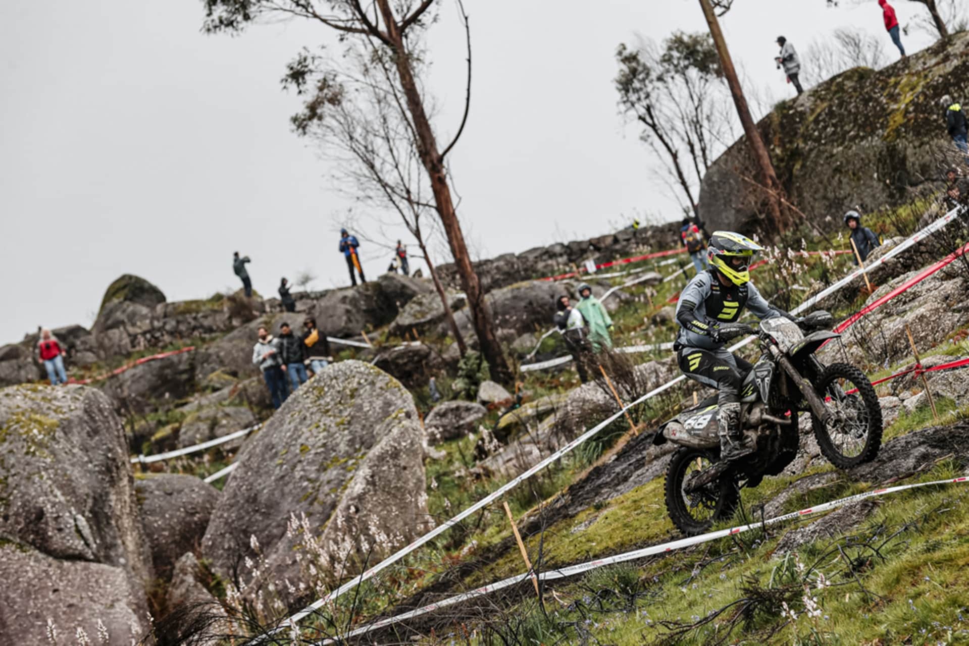 Las nuevas TF 250-E y TF 450-E de Triumph impresionan en su debut europeo