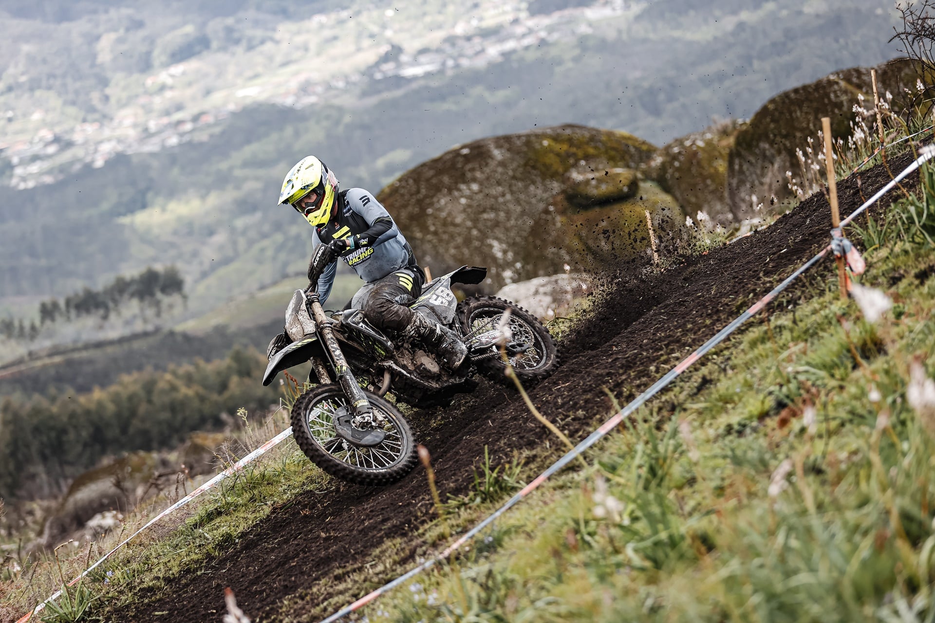 Las nuevas TF 250-E y TF 450-E de Triumph impresionan en su debut europeo